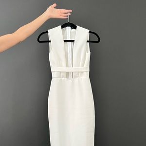 prettylittlething nwt white plunge strap midi, size 0